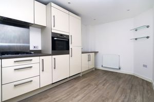 Kitchen (4)- click for photo gallery